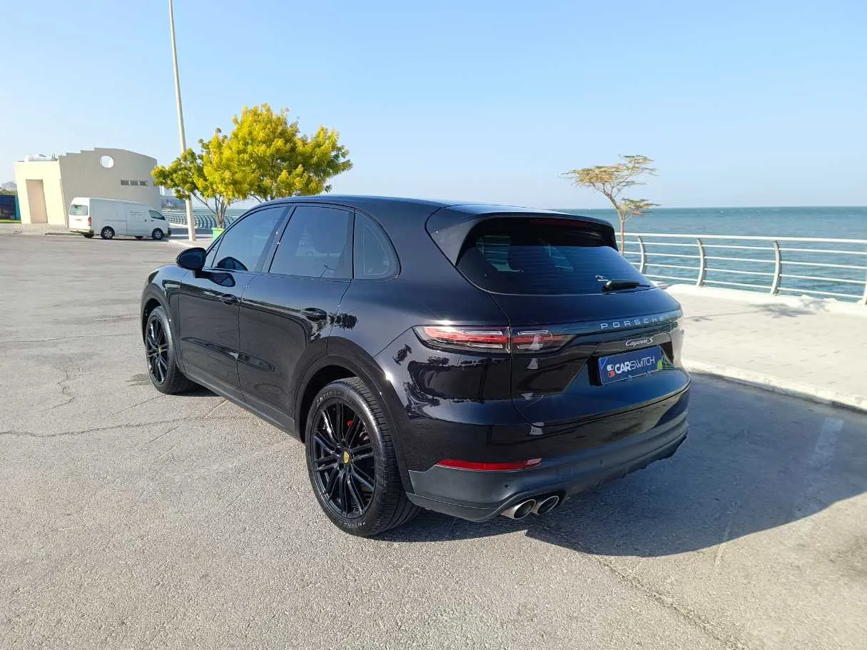 Car image 8