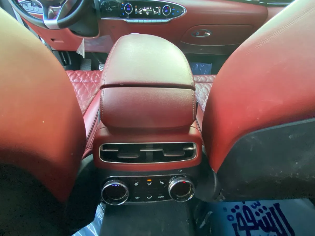 Car image 30