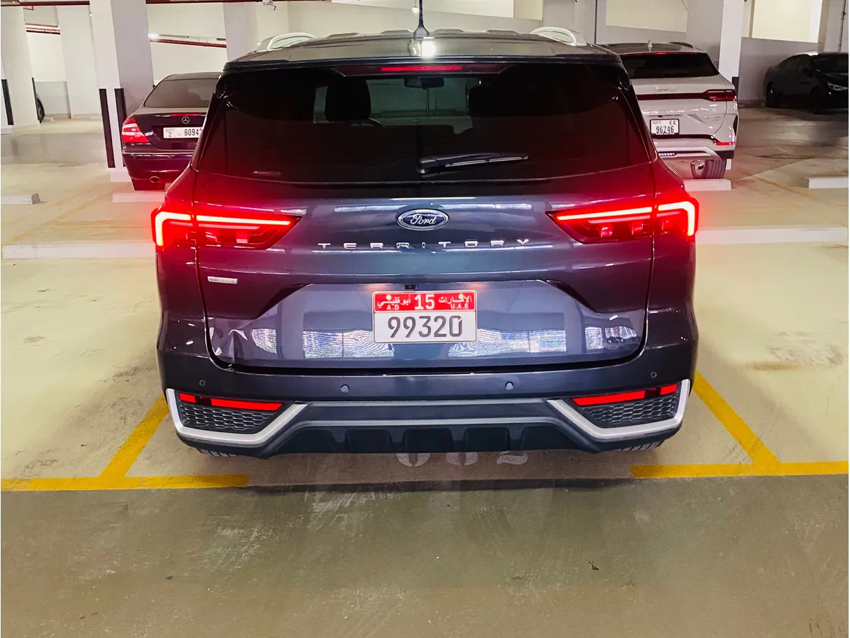 Car image 10