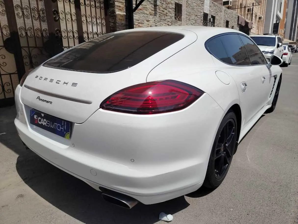 Car image 5