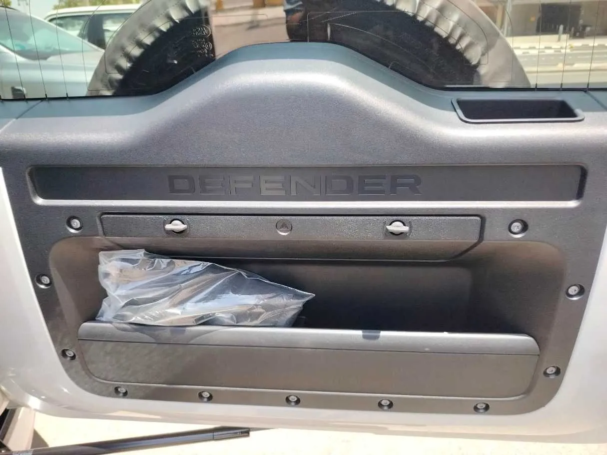 Car image 35