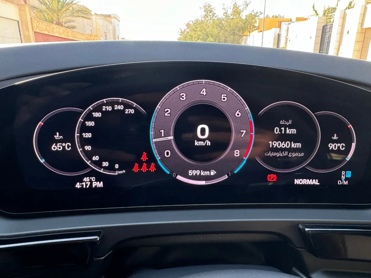 Car image 24