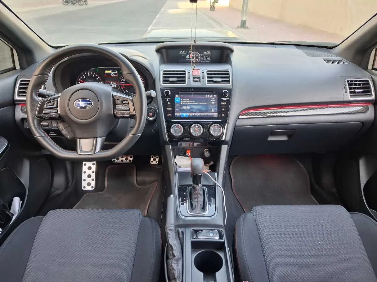 Car image 15