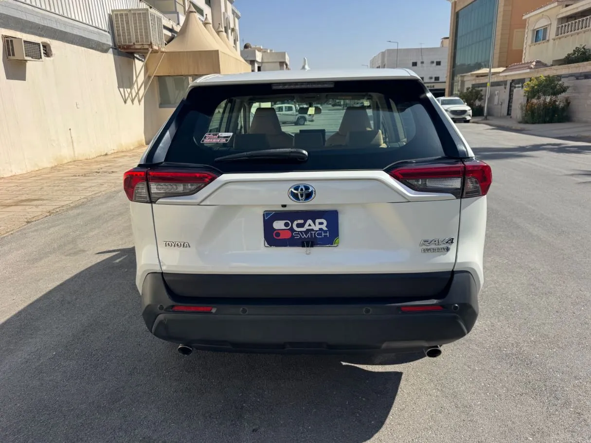 Car image 6