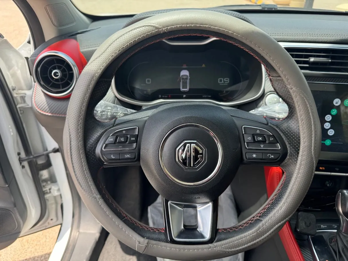 Car image 18