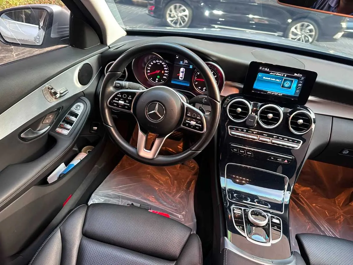 Car image 28