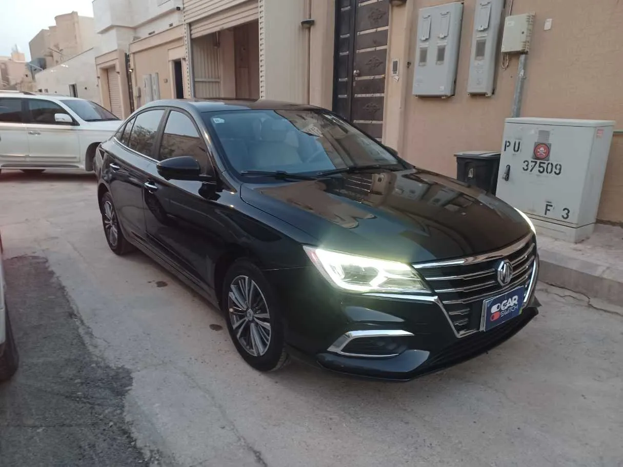 Car image 3