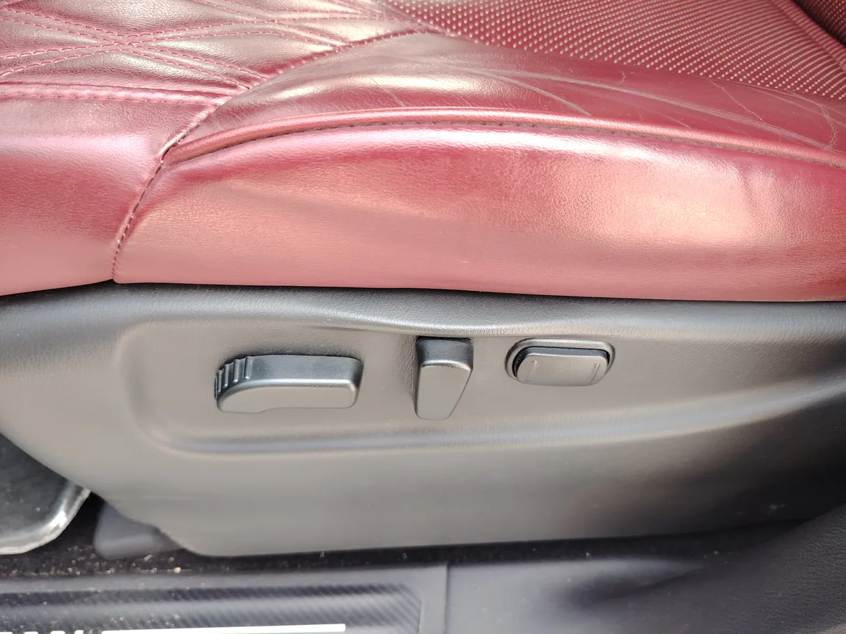 Car image 23