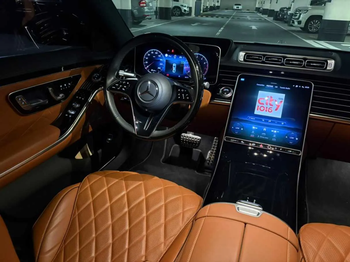 Car image 16