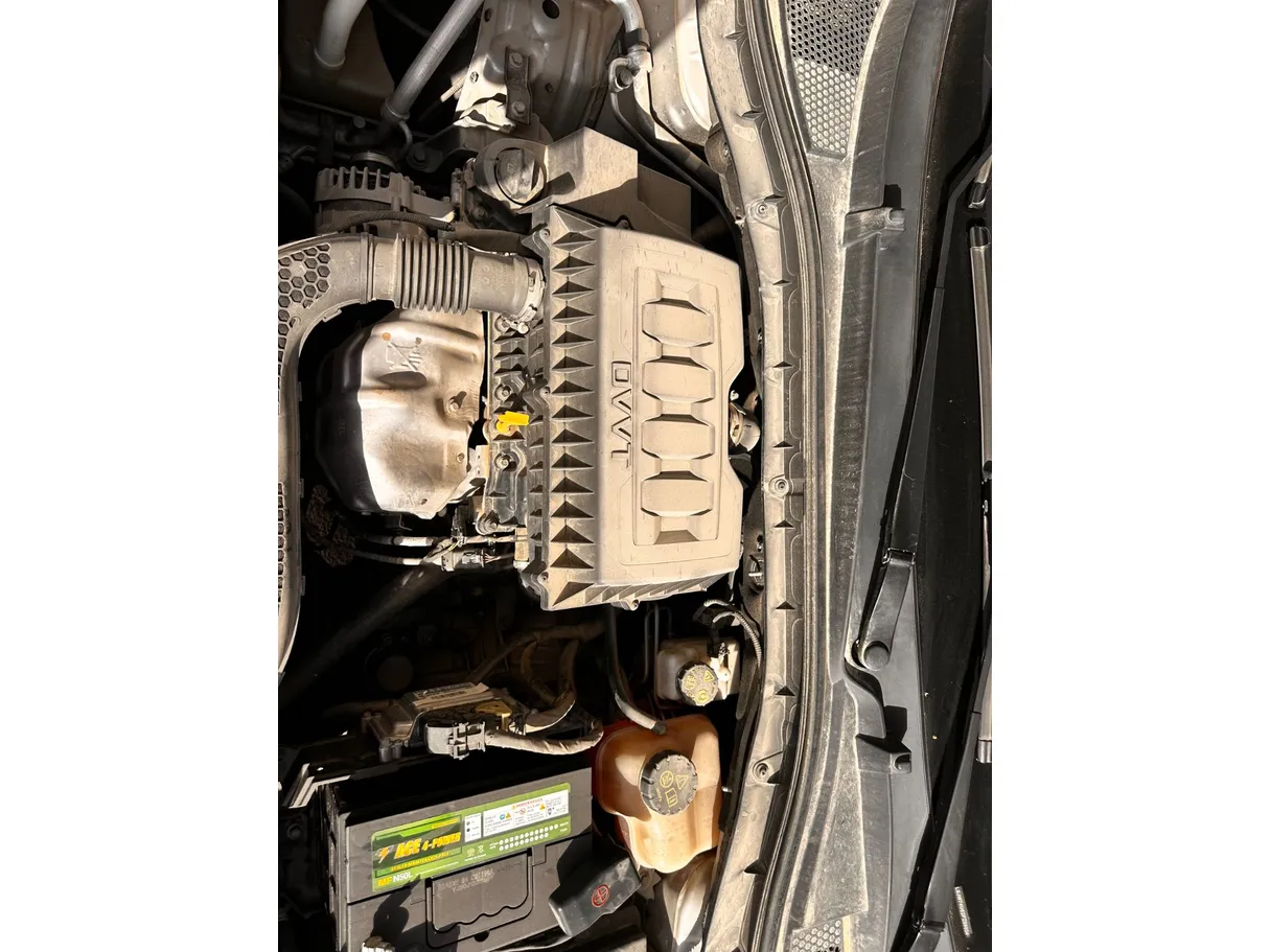 Car image 26