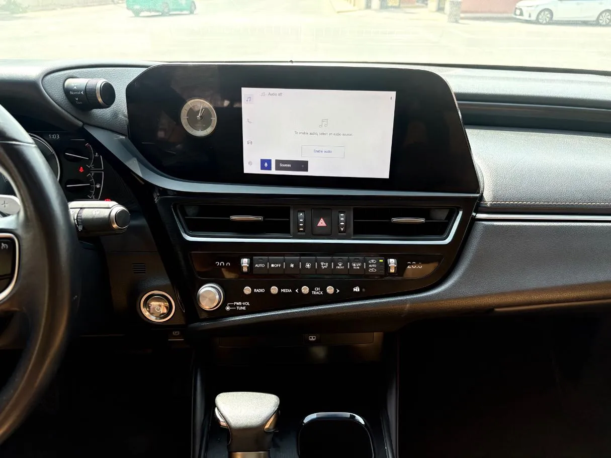 Car image 21