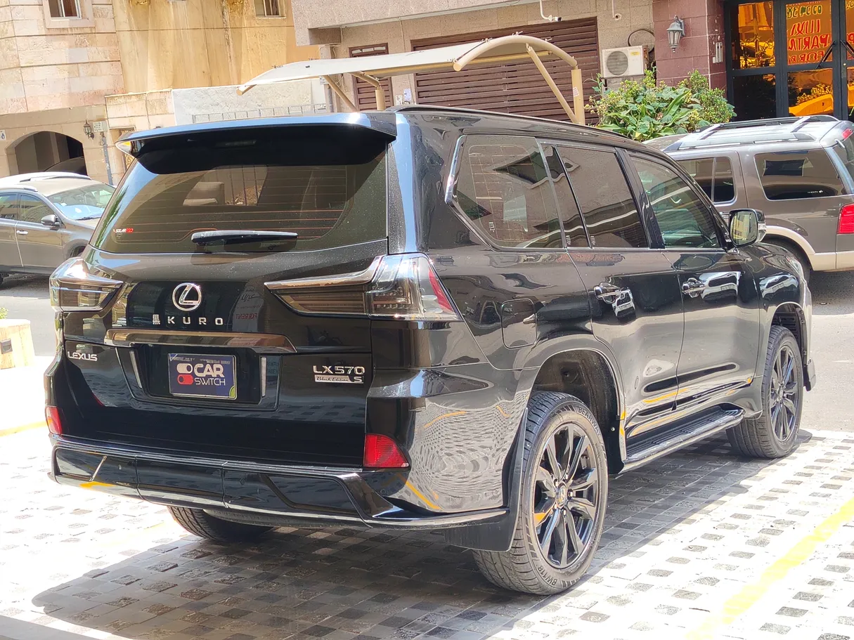 Car image 5