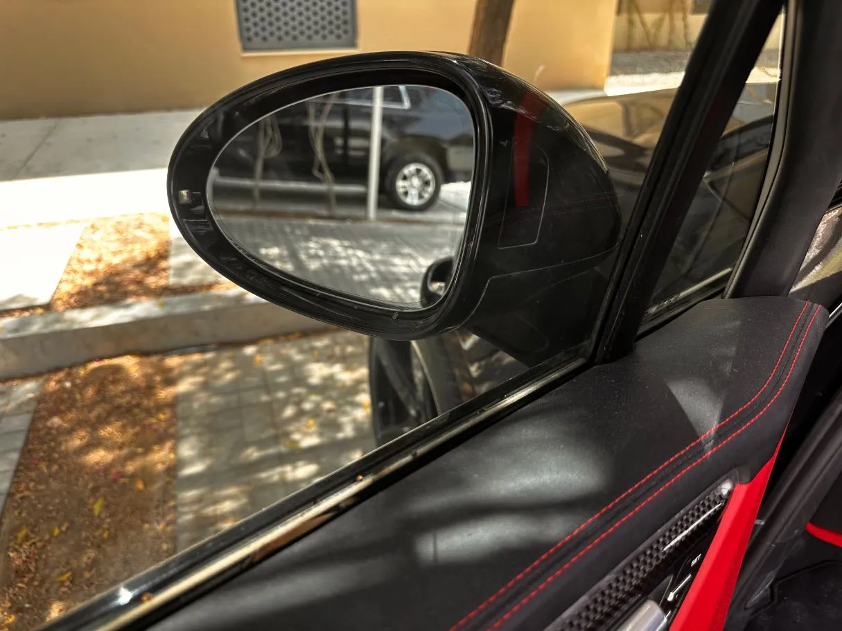 Car image 26