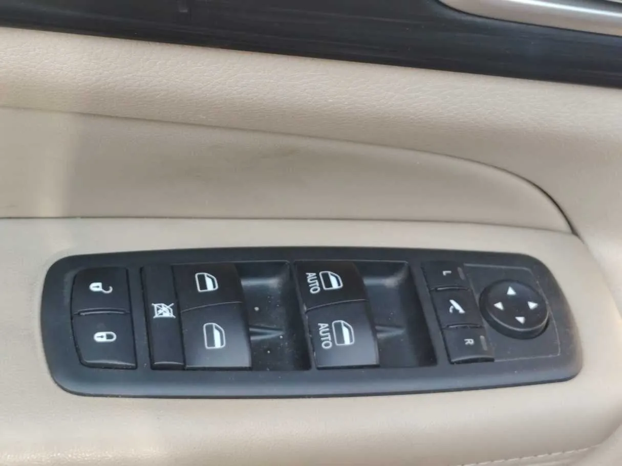 Car image 31