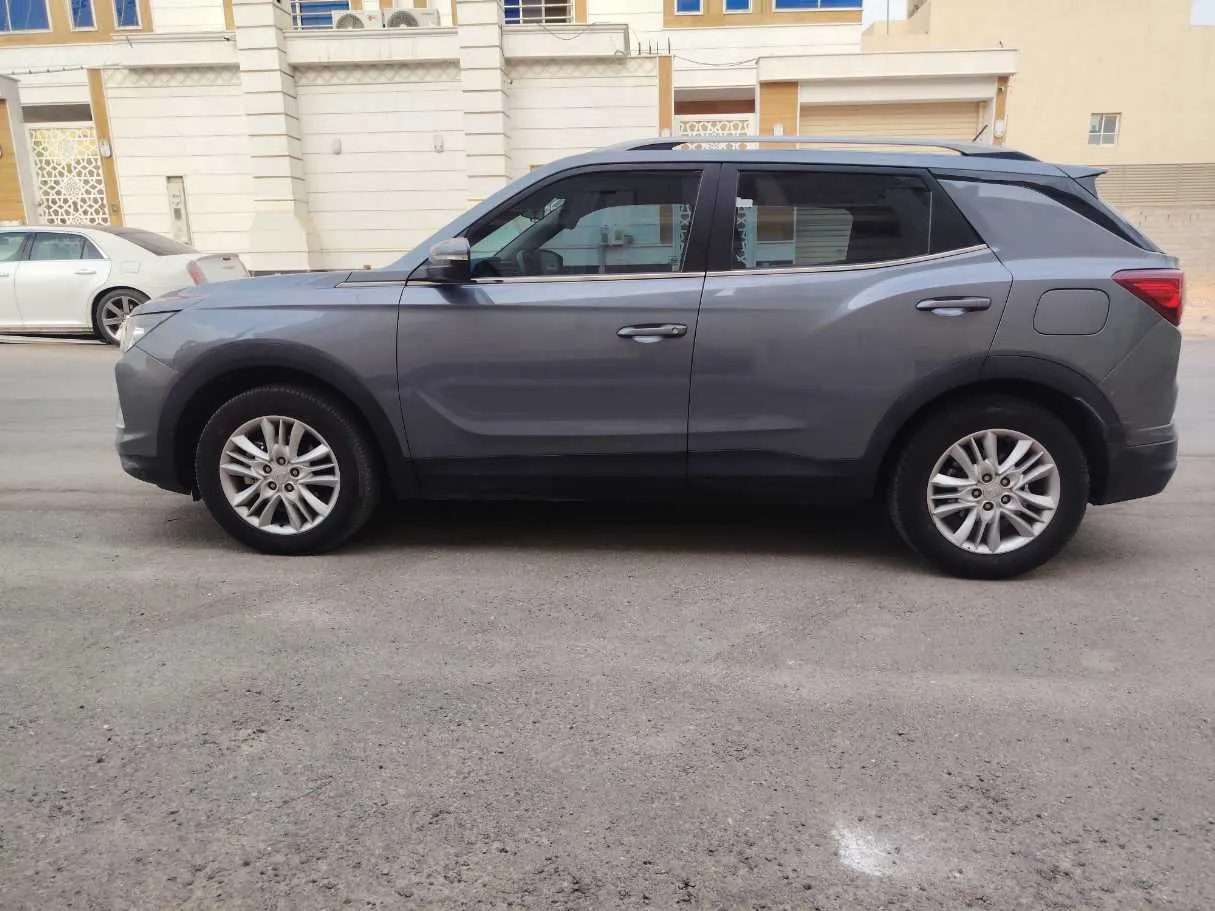 Car image 8
