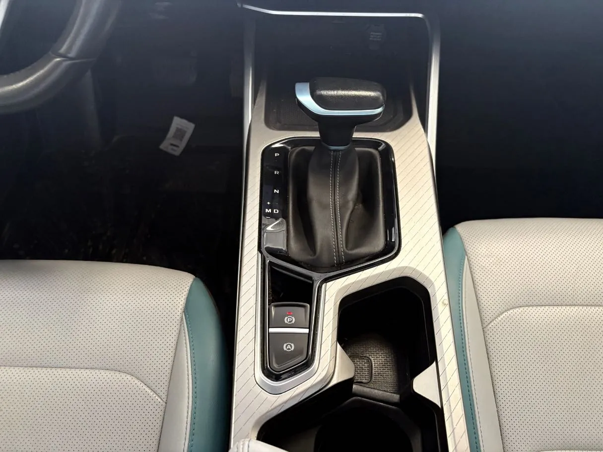 Car image 17