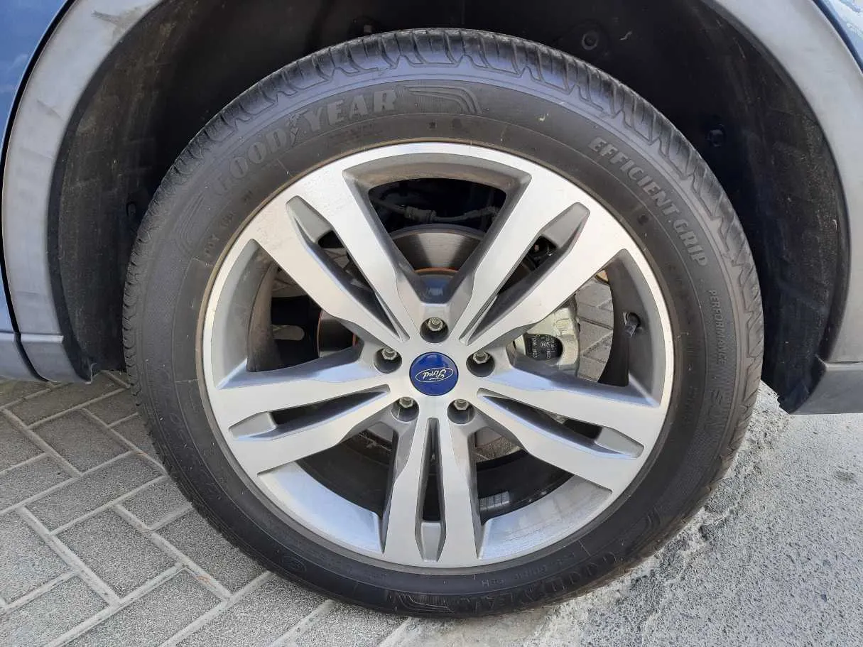 Car image 7