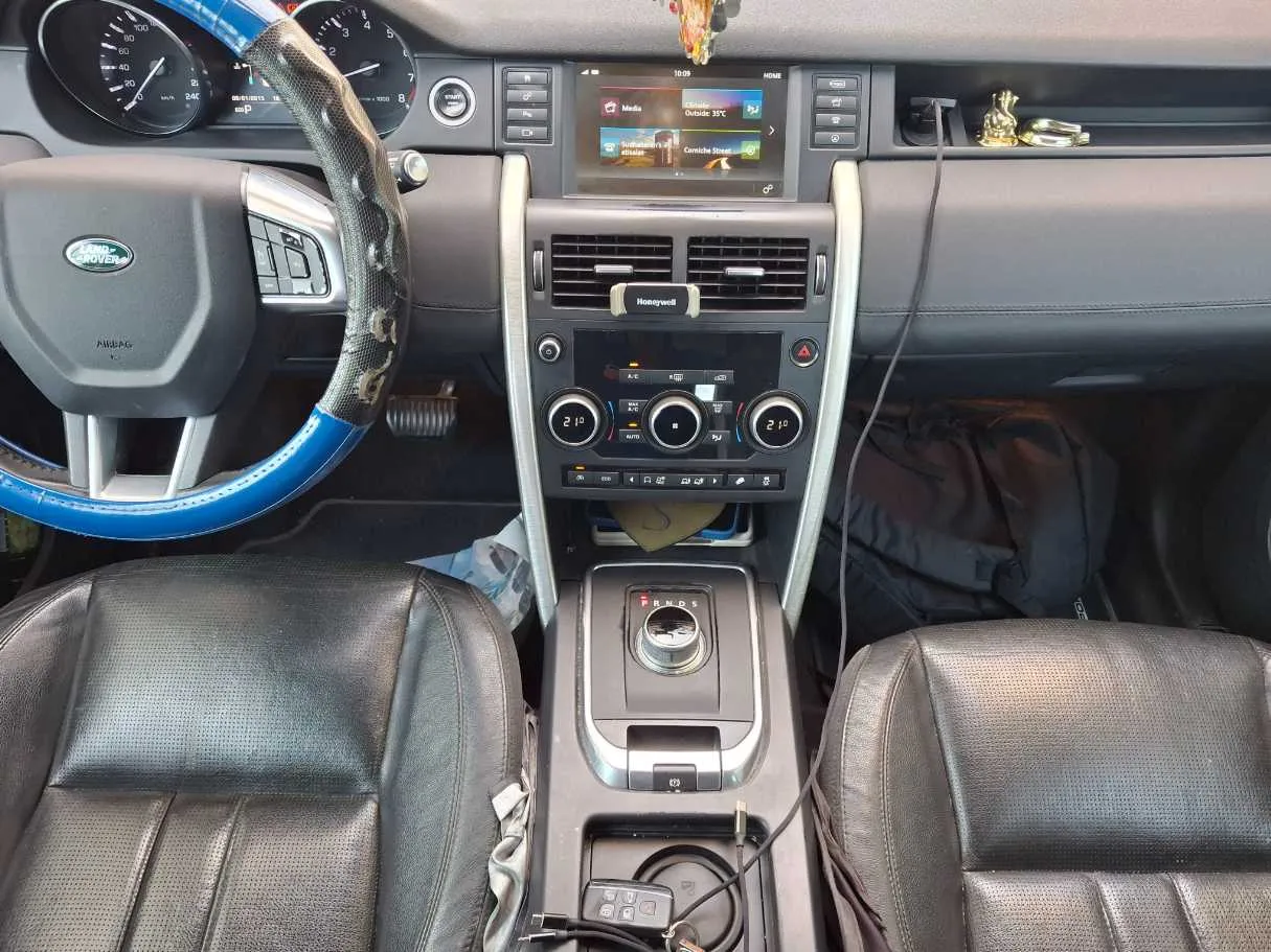 Car image 15