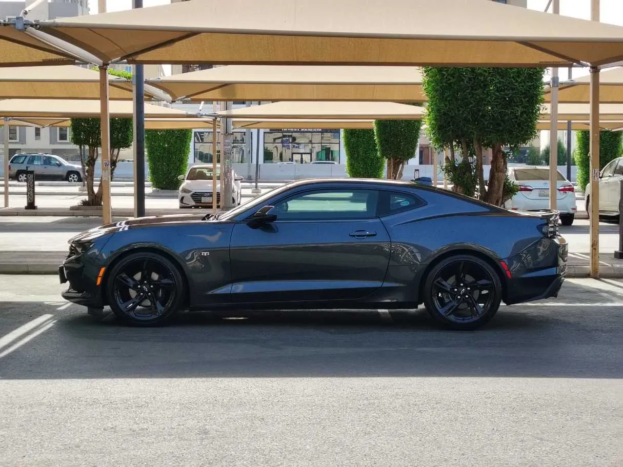 Car image 8