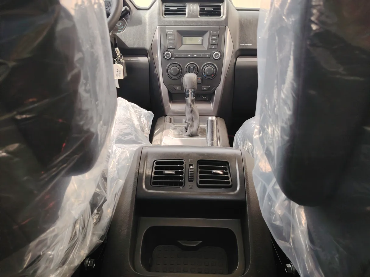Car image 26