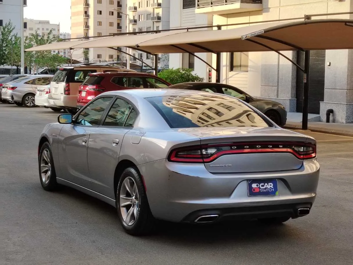 Car image 7