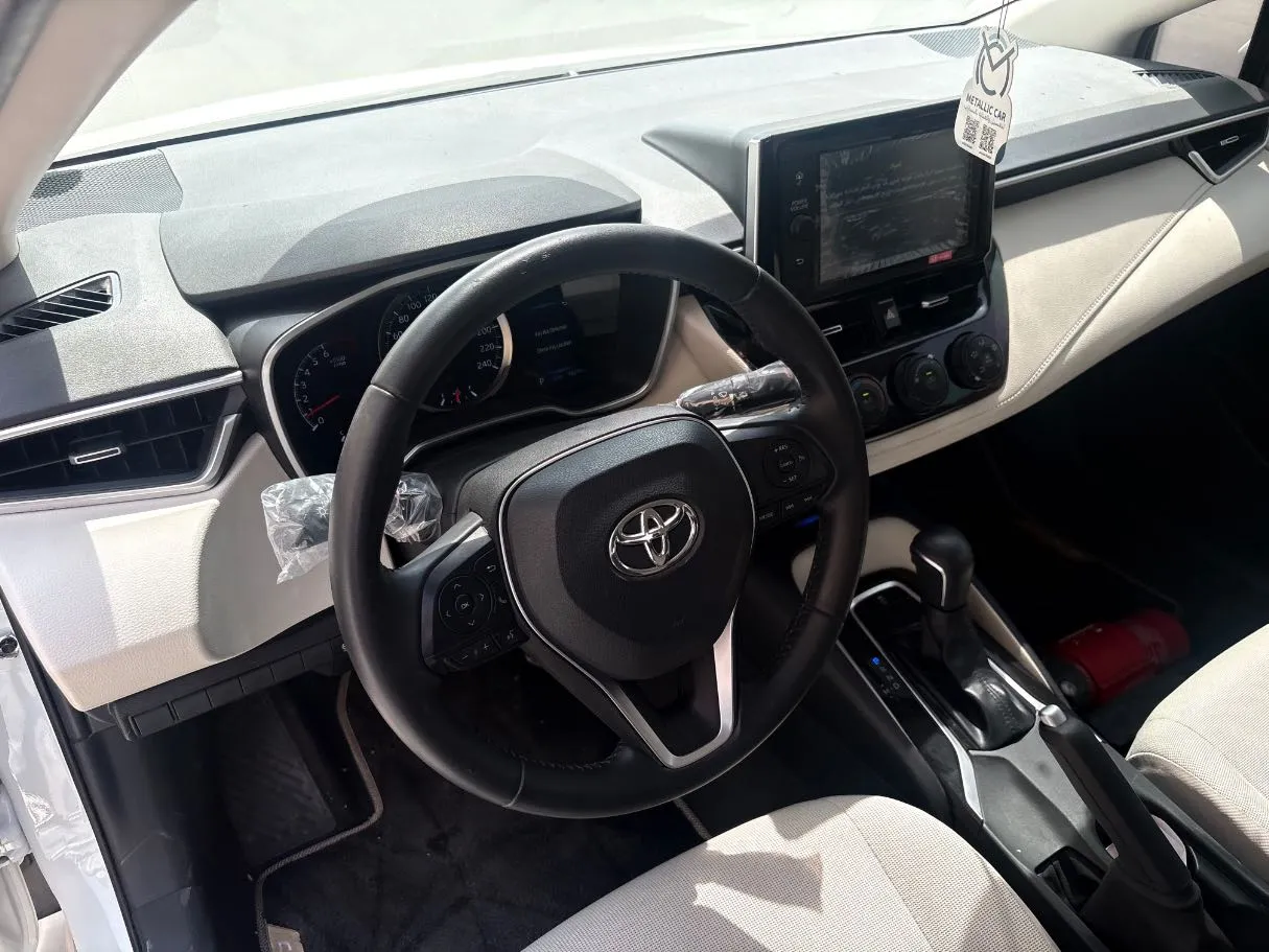 Car image 12