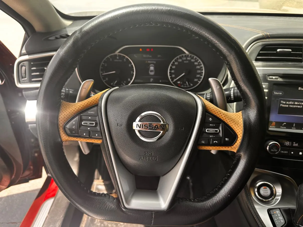 Car image 19