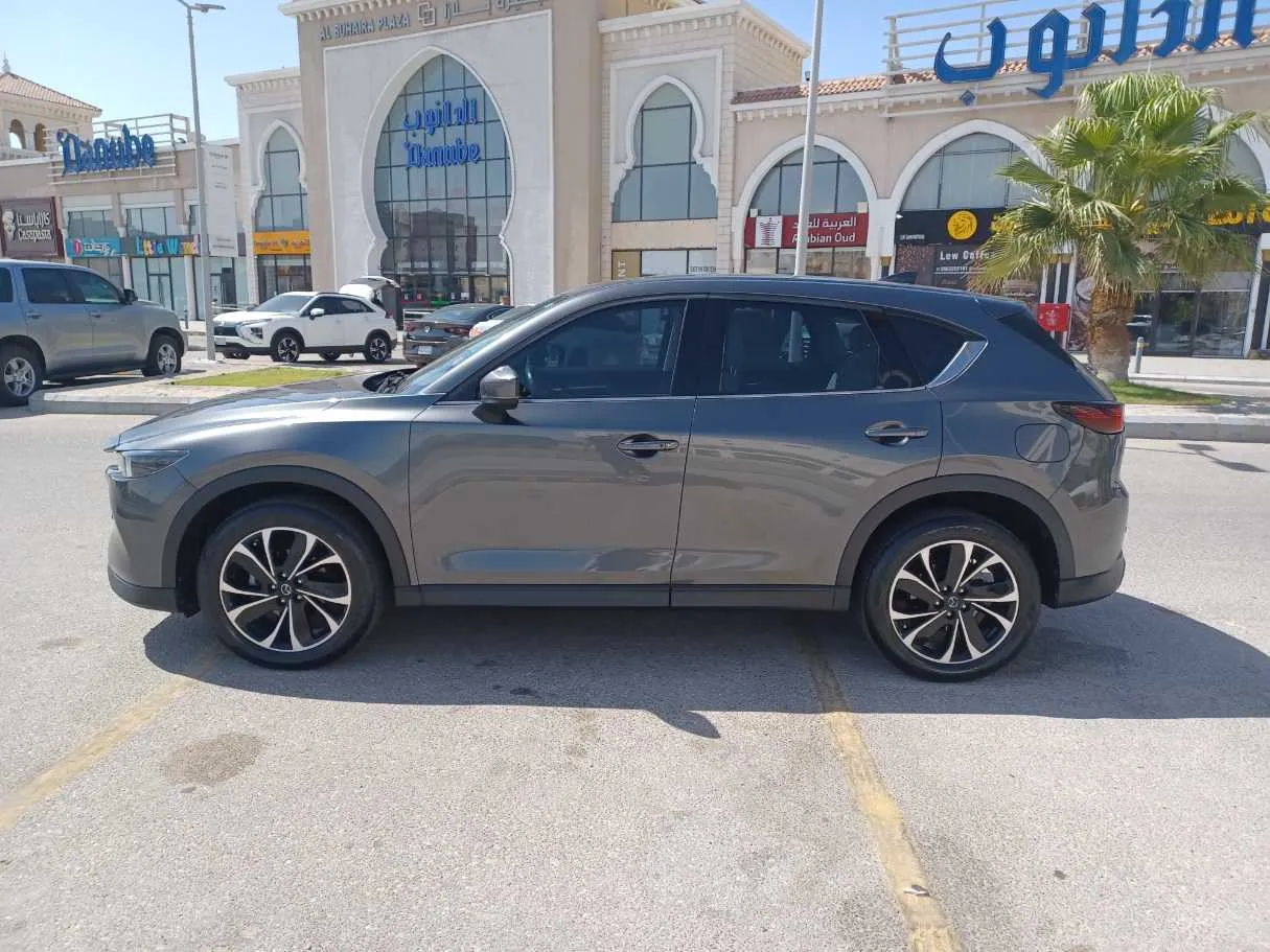 Car image 8