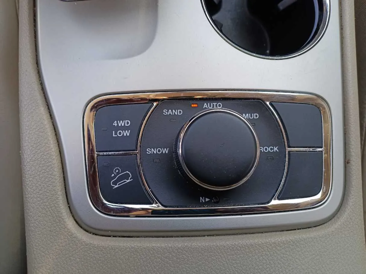 Car image 23
