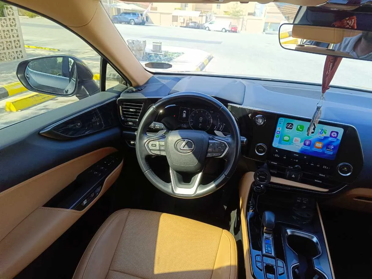 Car image 25