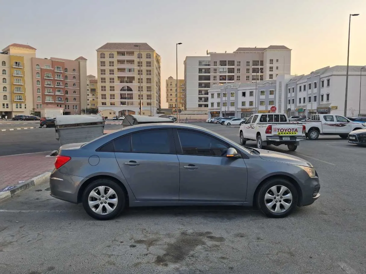 Car image 8