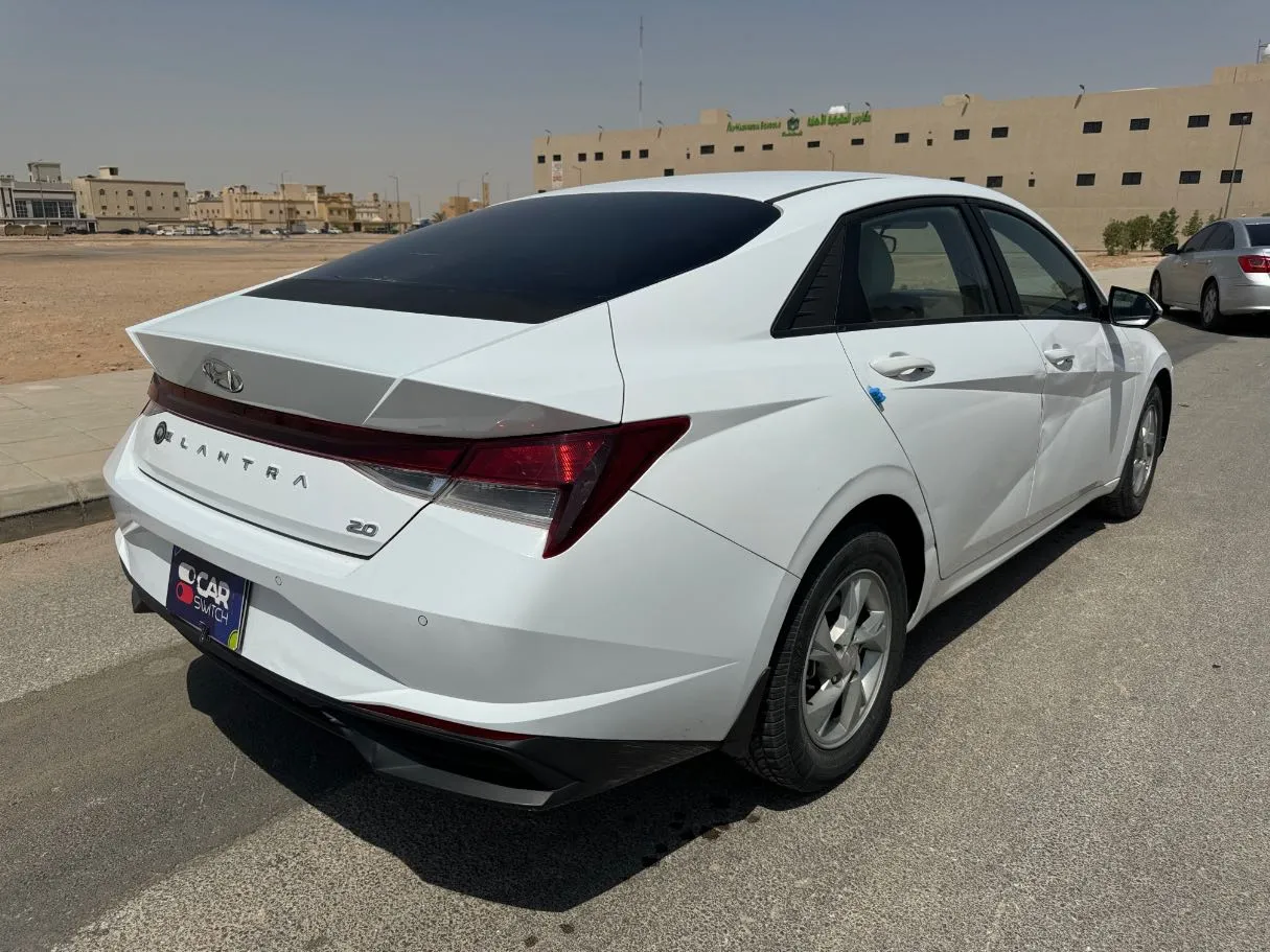 Car image 5