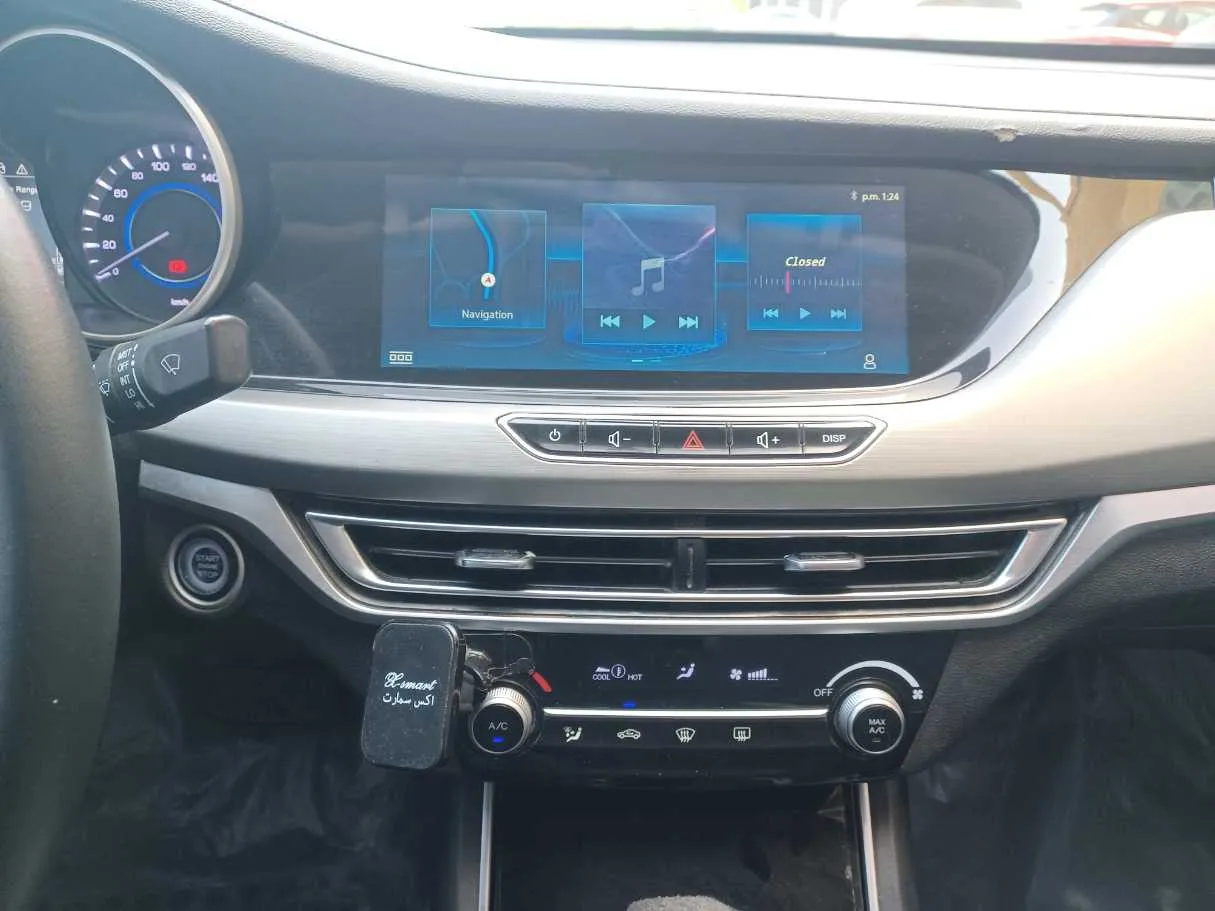 Car image 15