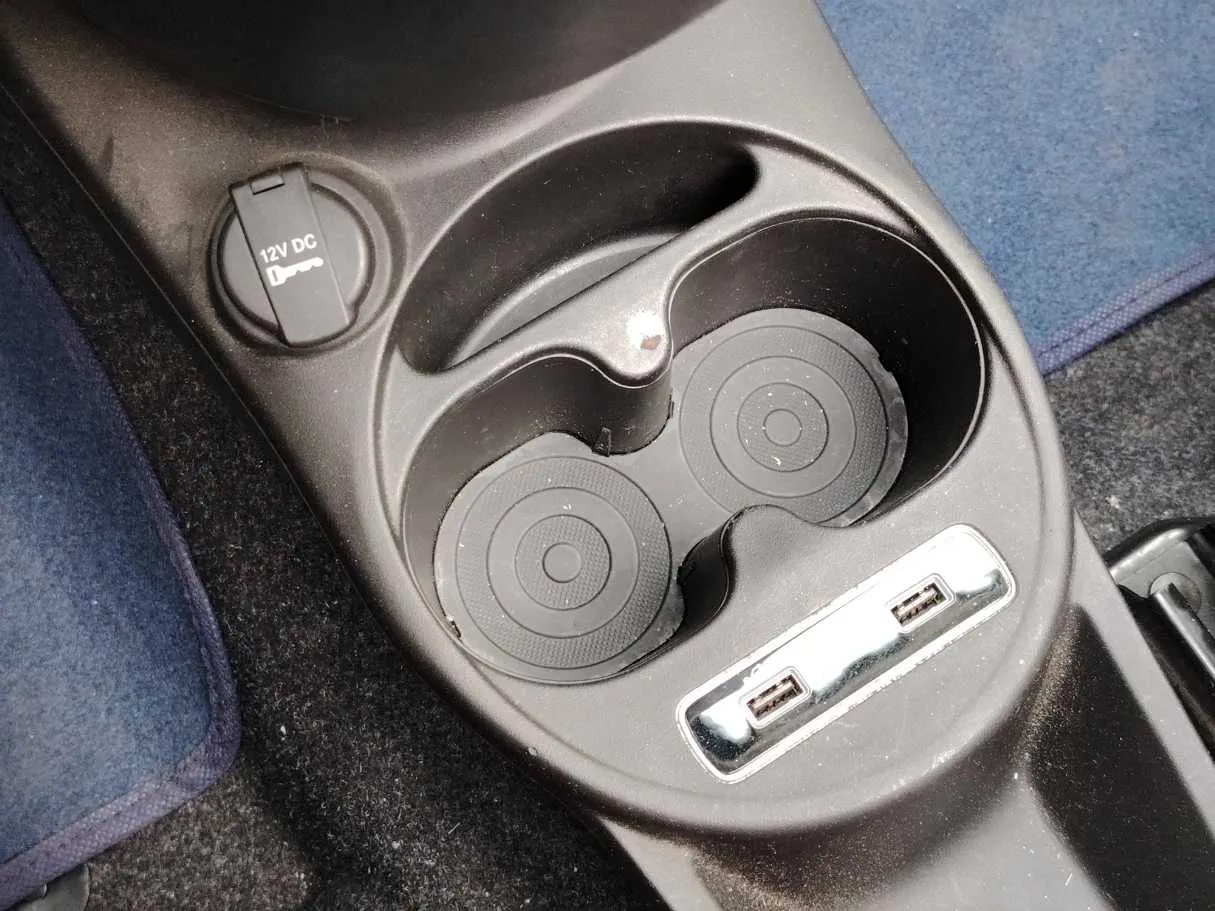 Car image 27
