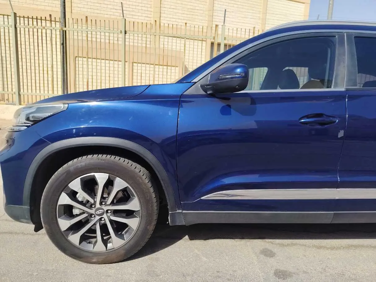 Car image 9