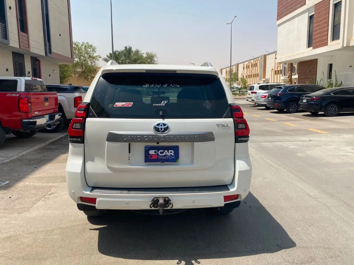 Car image 6