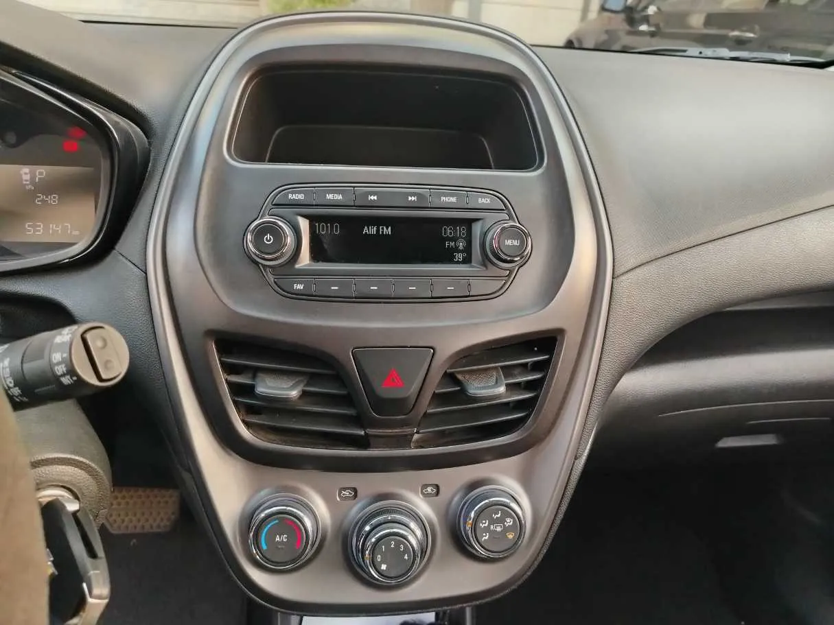 Car image 27