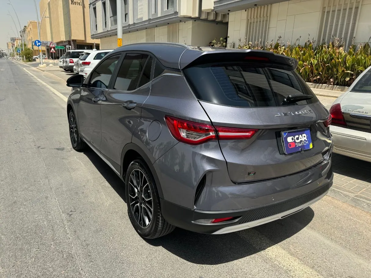 Car image 6
