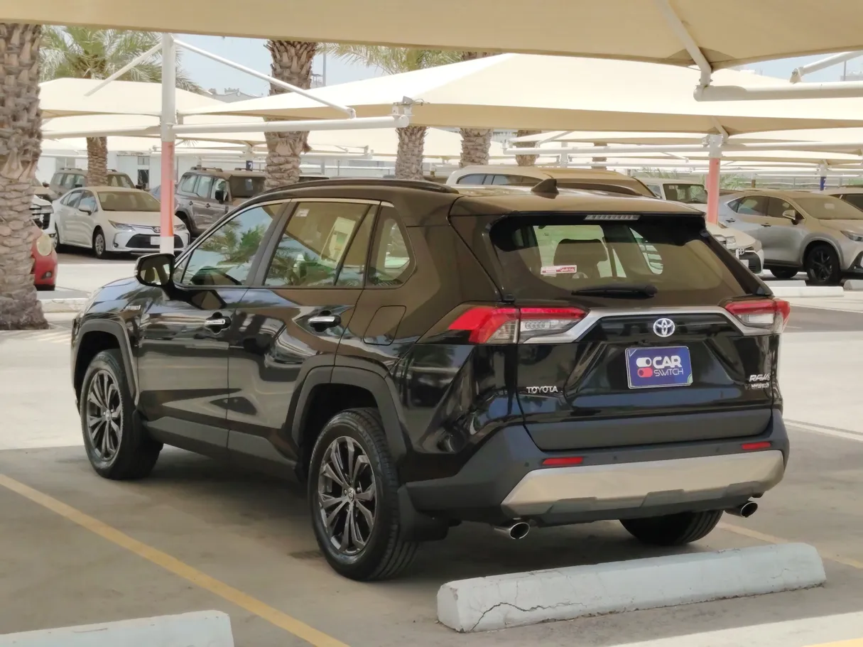 Car image 7