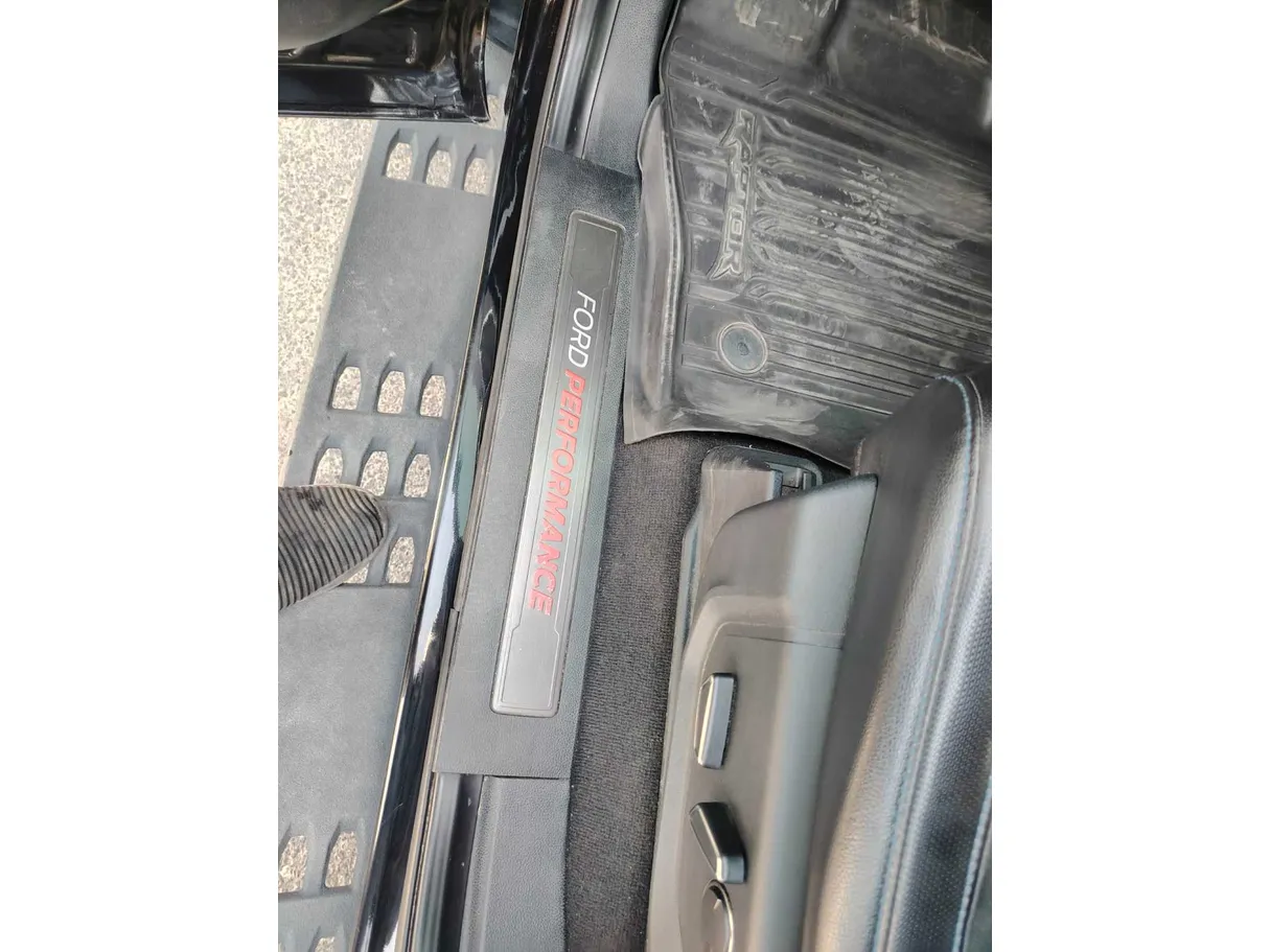 Car image 35