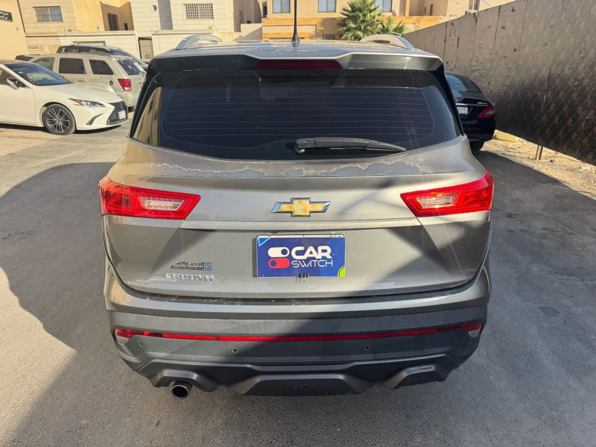 Car image 6