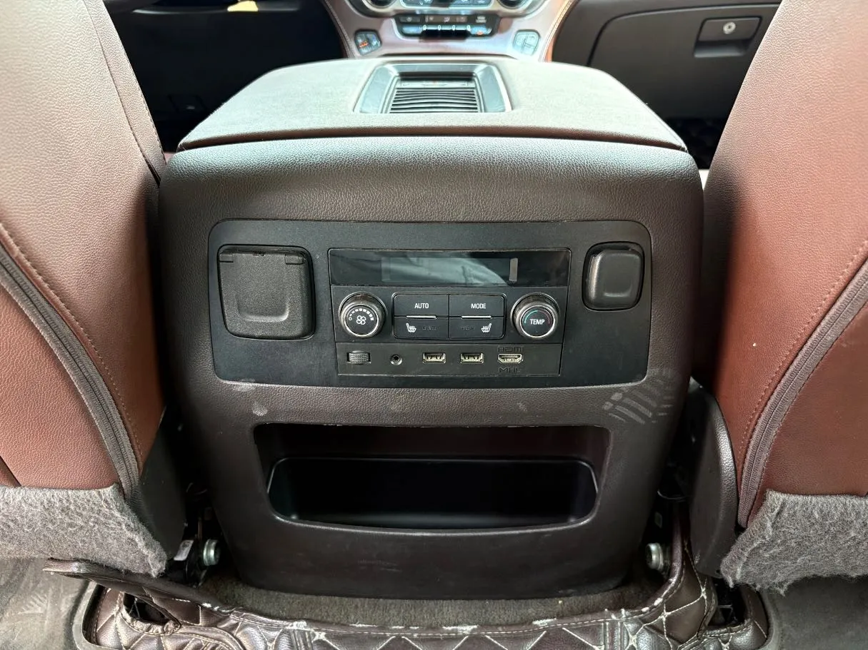 Car image 25