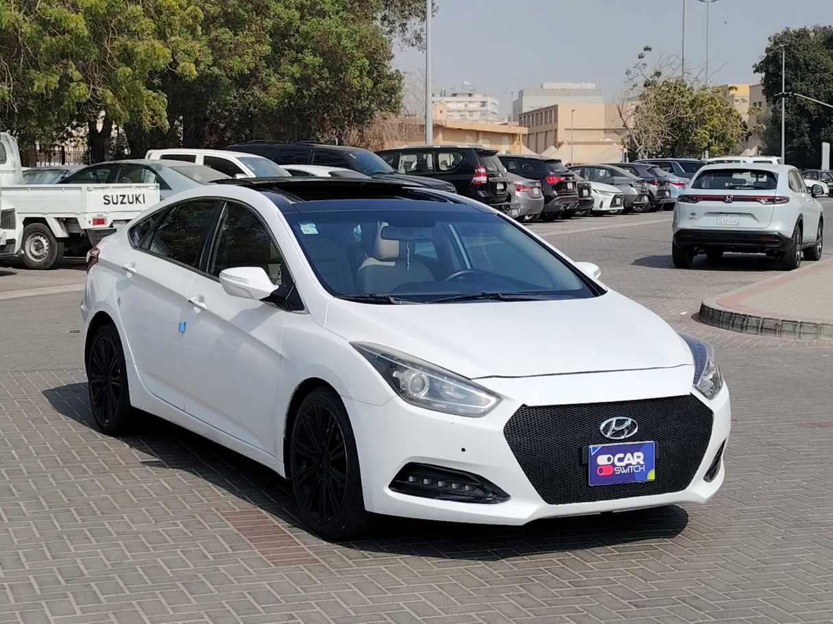 Car image 3