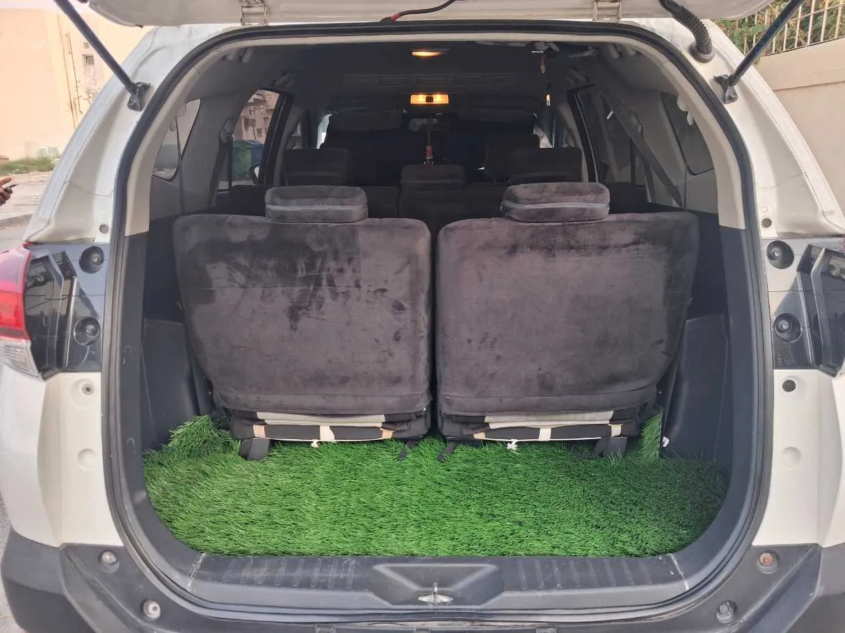 Car image 21