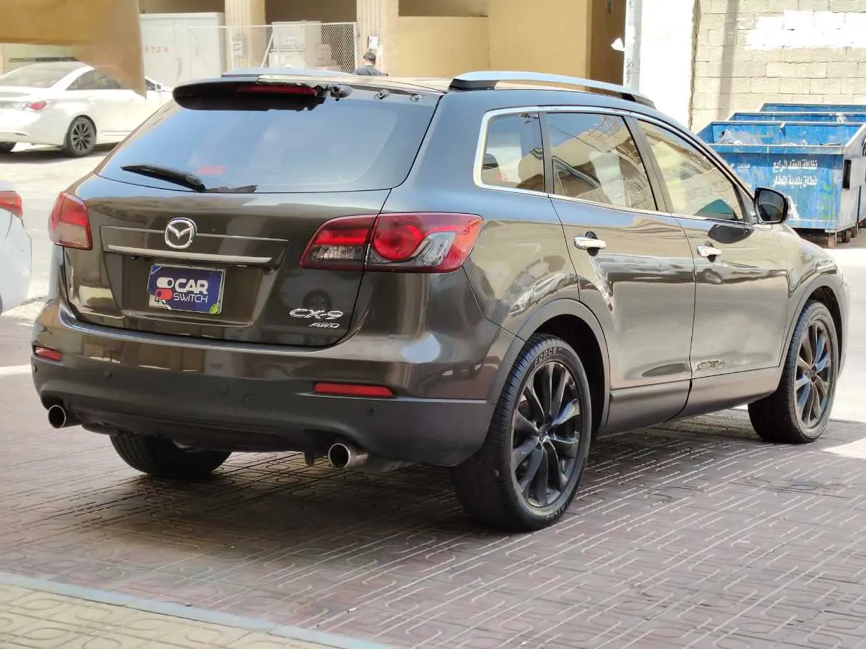 Car image 5