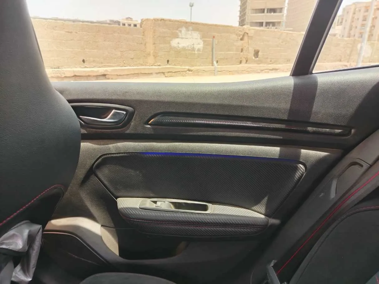 Car image 27