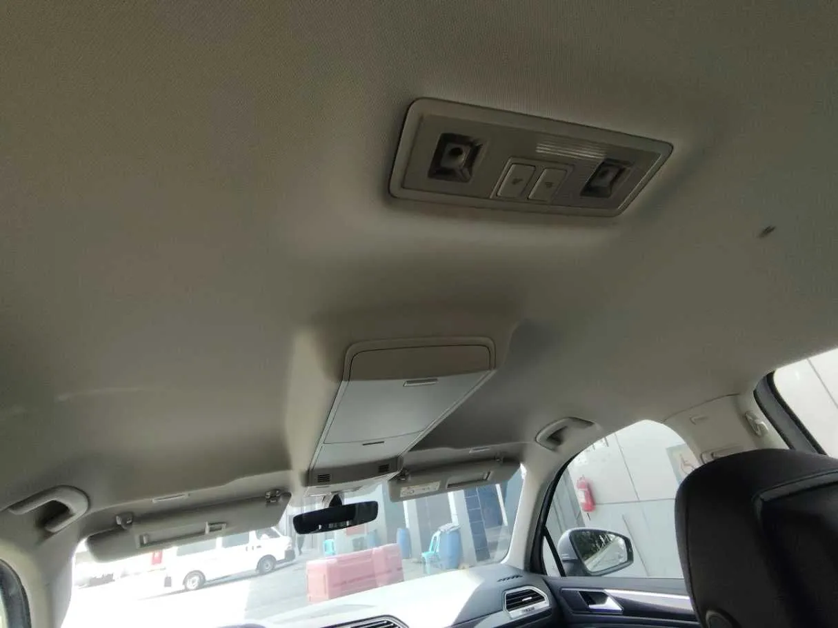 Car image 29