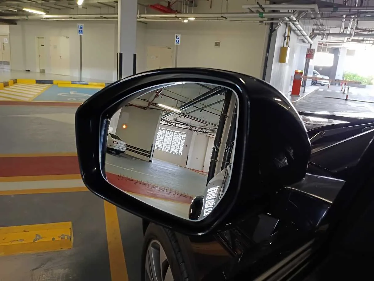 Car image 21