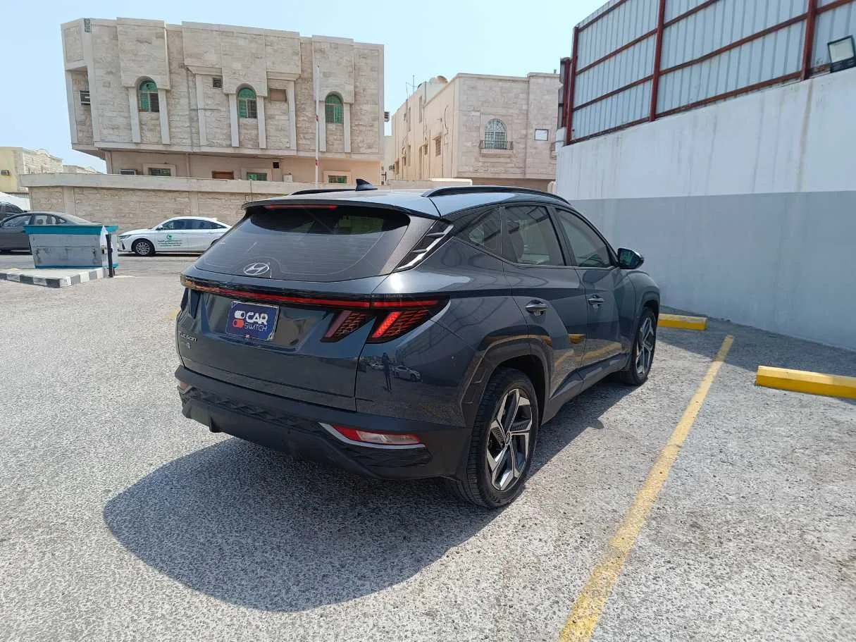 Car image 5