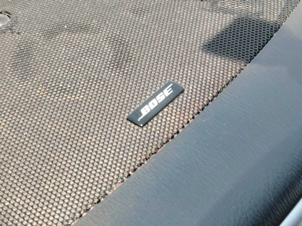 Car image 32